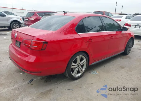 2015 Volkswagen Jetta 2.0T Gli Sel z USA, uszkodzony, nr VIN 3VW4T7AJ4FM287757